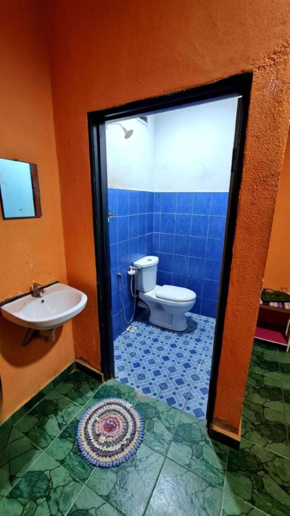 Rainbow Bed N Bfast Hostel Pantai Cenang  Εξωτερικό φωτογραφία