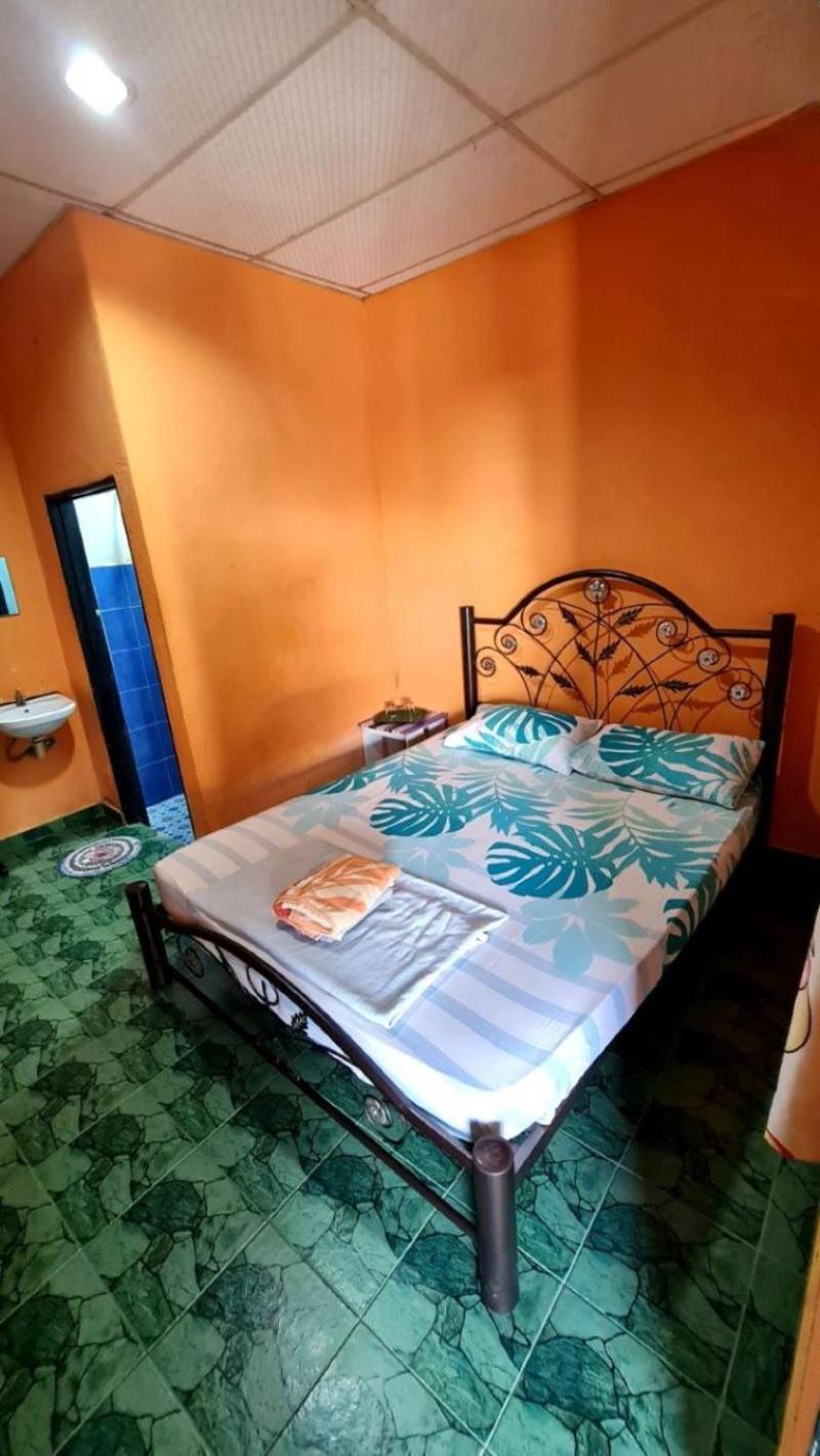 Rainbow Bed N Bfast Hostel Pantai Cenang  Εξωτερικό φωτογραφία
